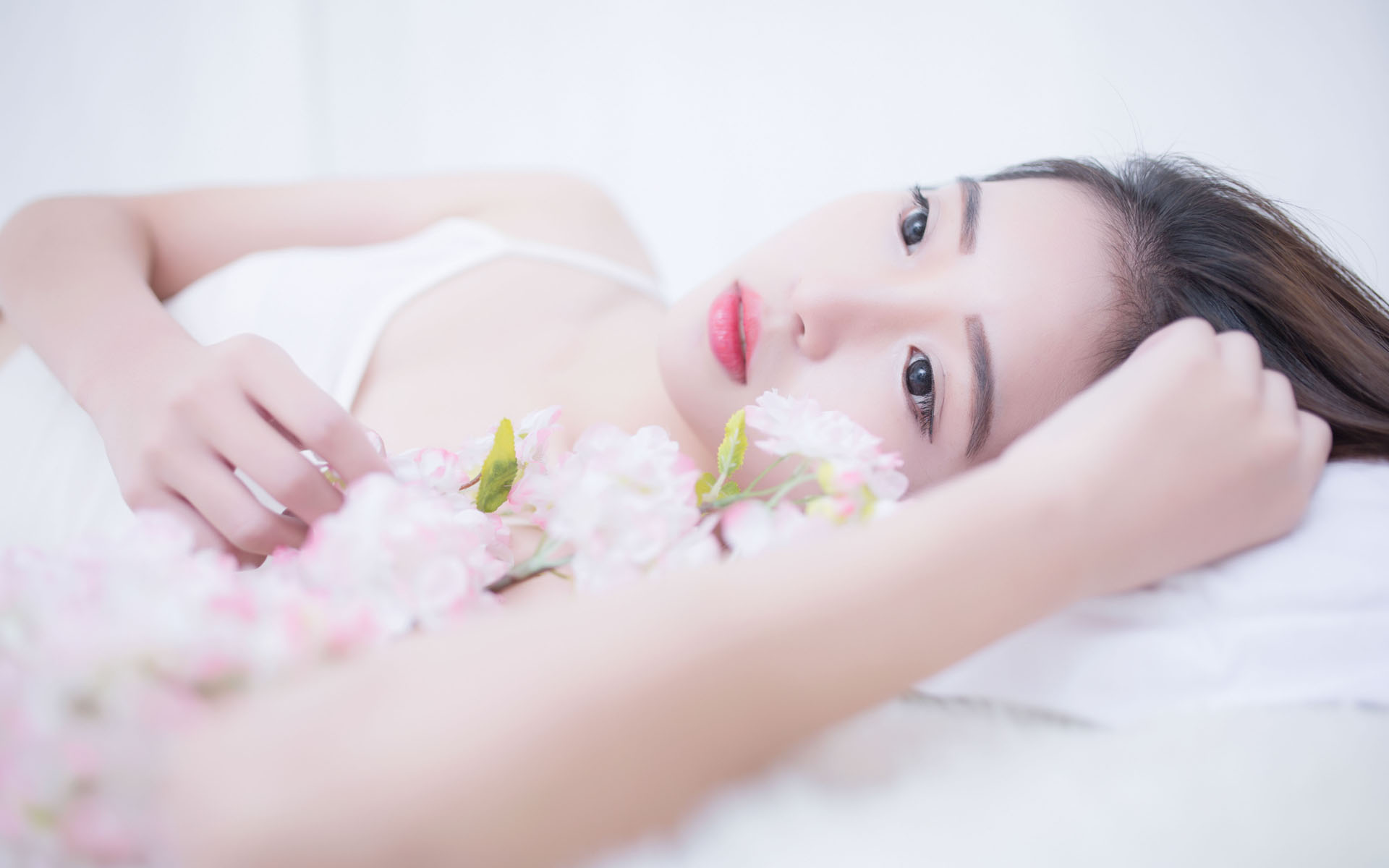 中国驻哥伦比亚使馆提醒中国公民切勿参与并高度警惕被动卷入毒品犯罪活动